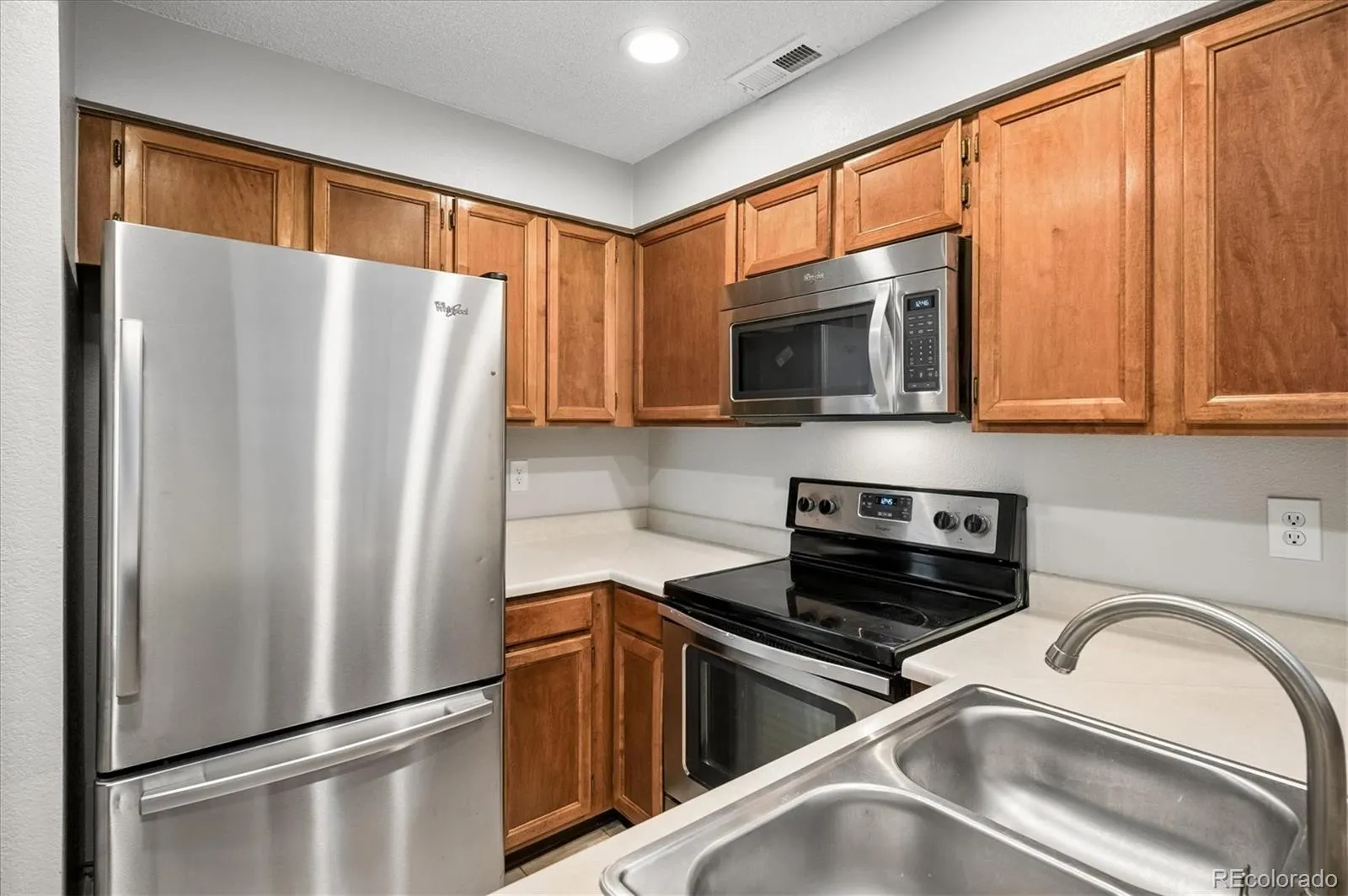 846 S Vance Street #F Lakewood CO 80226 MLS #REC3988208 04162026234020 1600 9