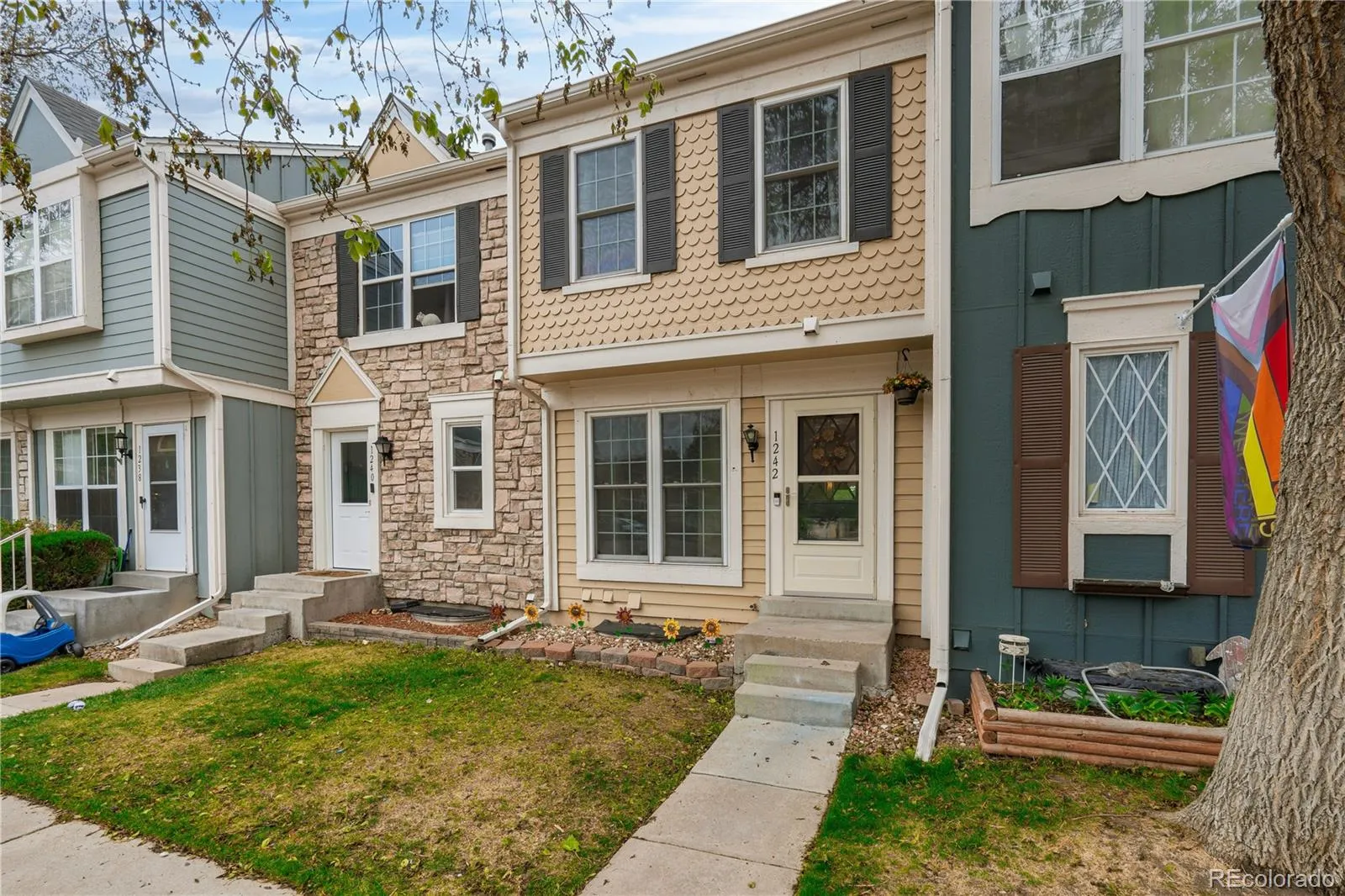 1242 S Idalia Street Aurora CO 80017 | MLS #REC3990927 04302026022633 1600 27