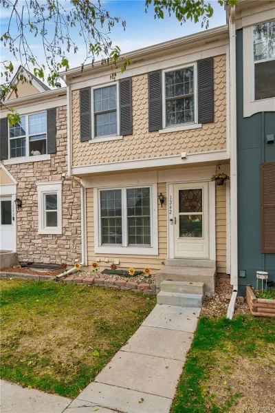 1242 S Idalia Street Aurora CO 80017 | MLS #REC3990927 04302026022633 800 1