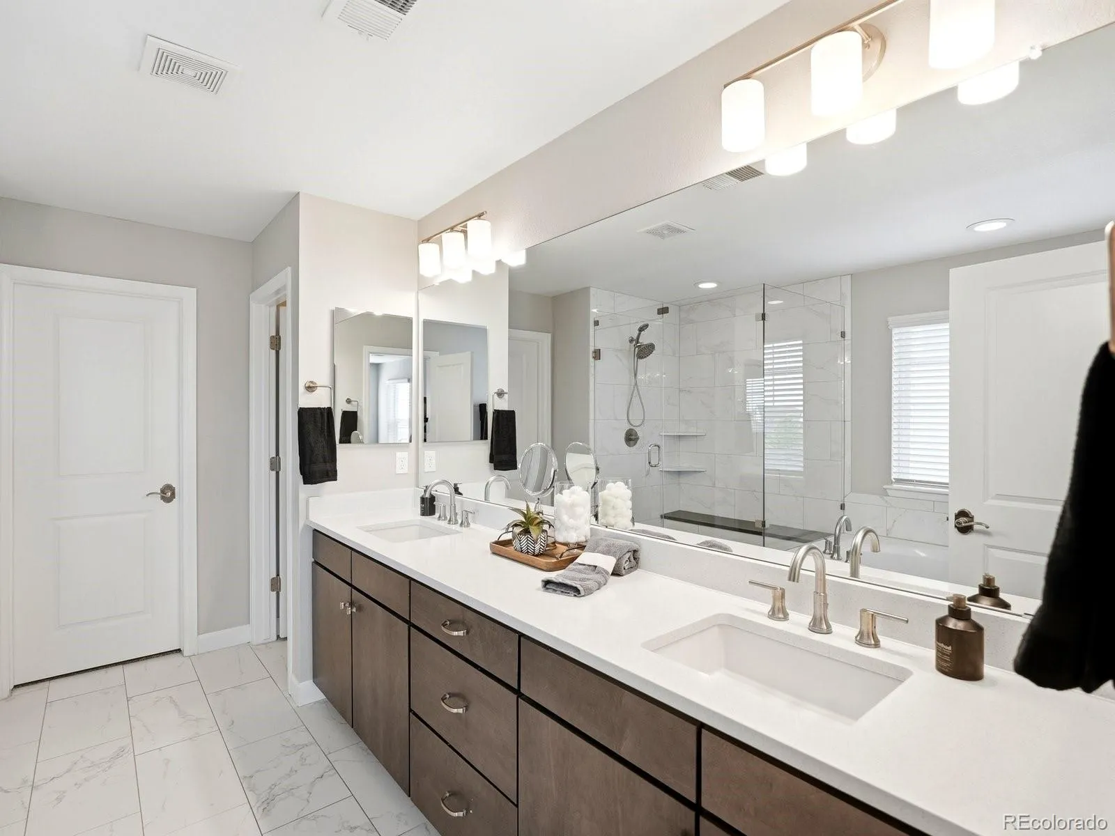 22617 E Tufts Avenue Aurora CO 80015 MLS #REC3994762 05182026174837 1600 6