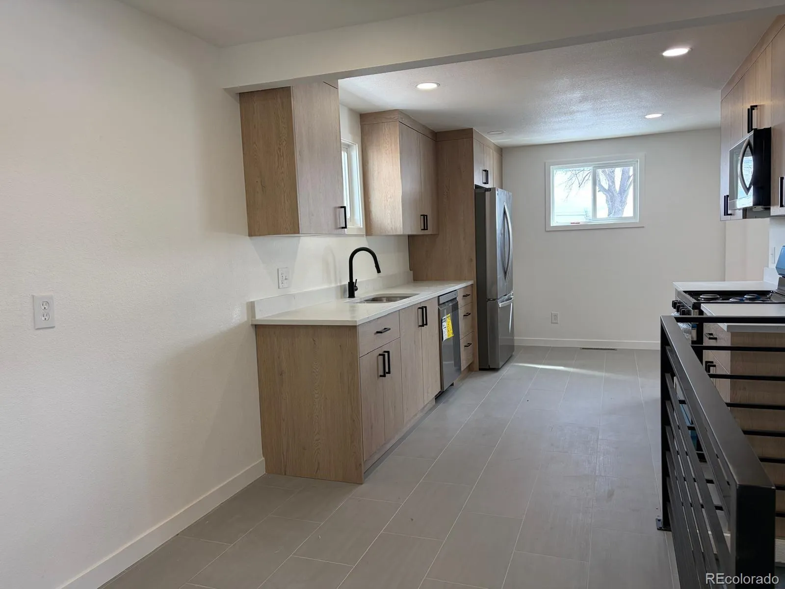 04222026003720 1600 4