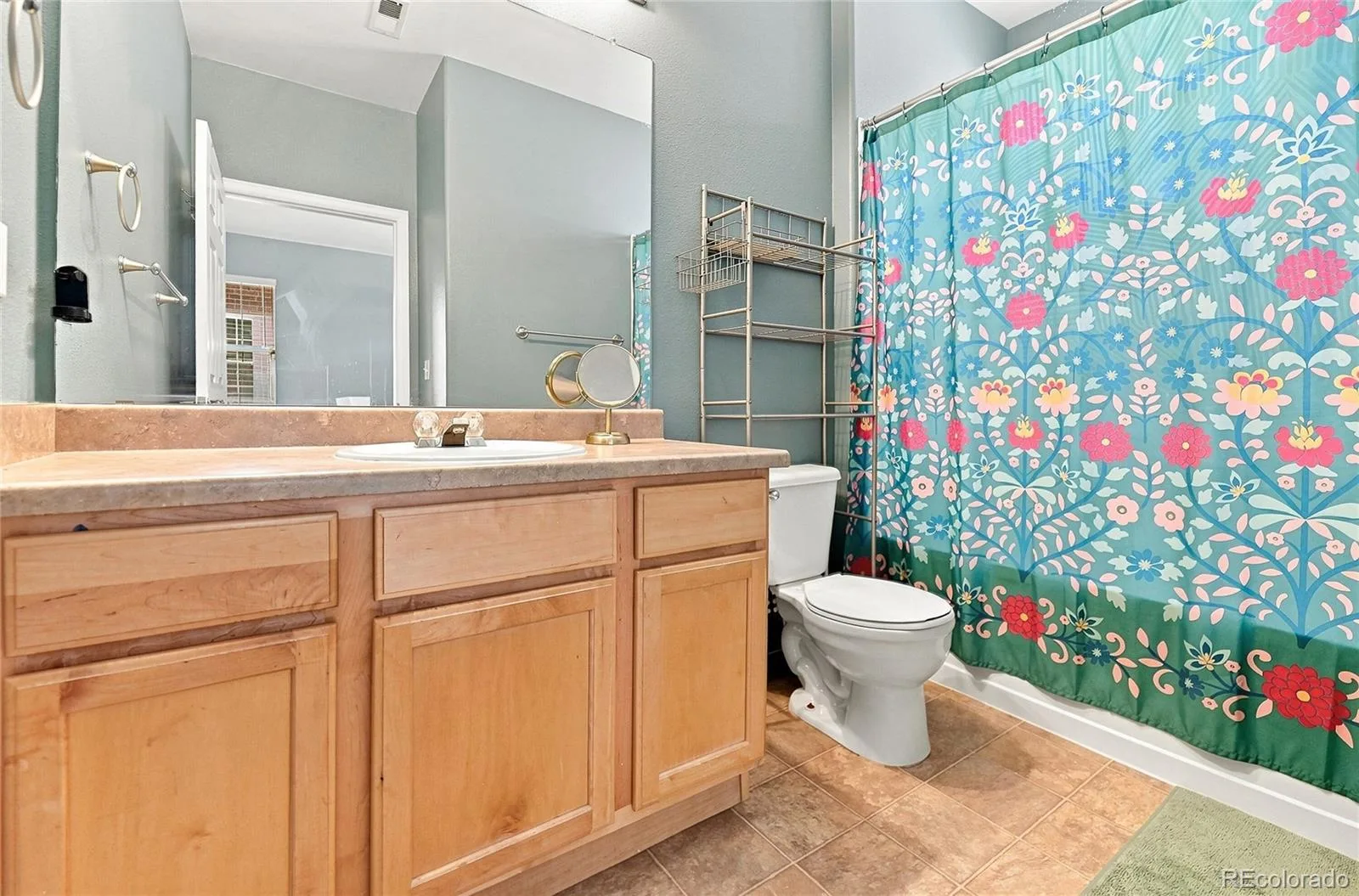 221 Granby Way #A Aurora CO 80011 | MLS #REC3998925 09222026150045 1600 14