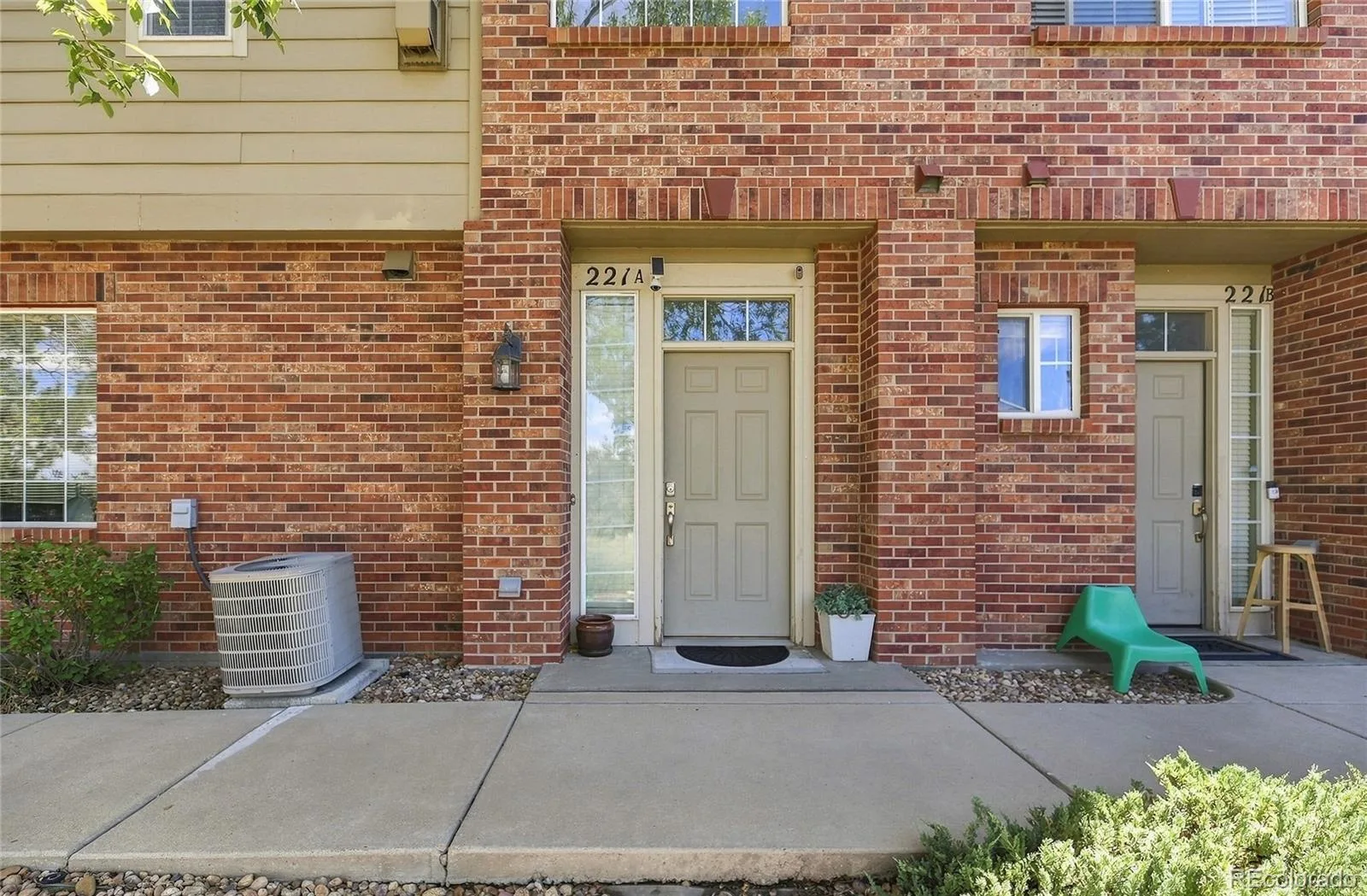 221 Granby Way #A Aurora CO 80011 | MLS #REC3998925 09222026150045 1600 4