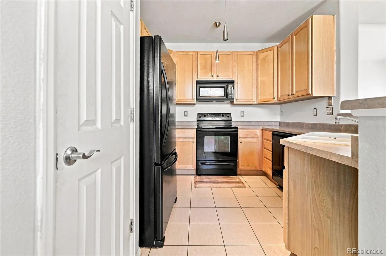221 Granby Way #A Aurora CO 80011 | MLS #REC3998925 09222026150045 1600 5