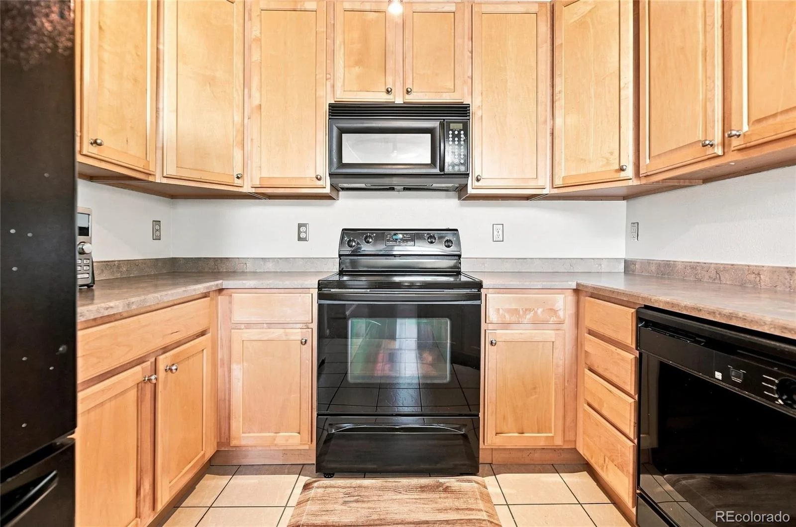 221 Granby Way #A Aurora CO 80011 | MLS #REC3998925 09222026150045 1600 6