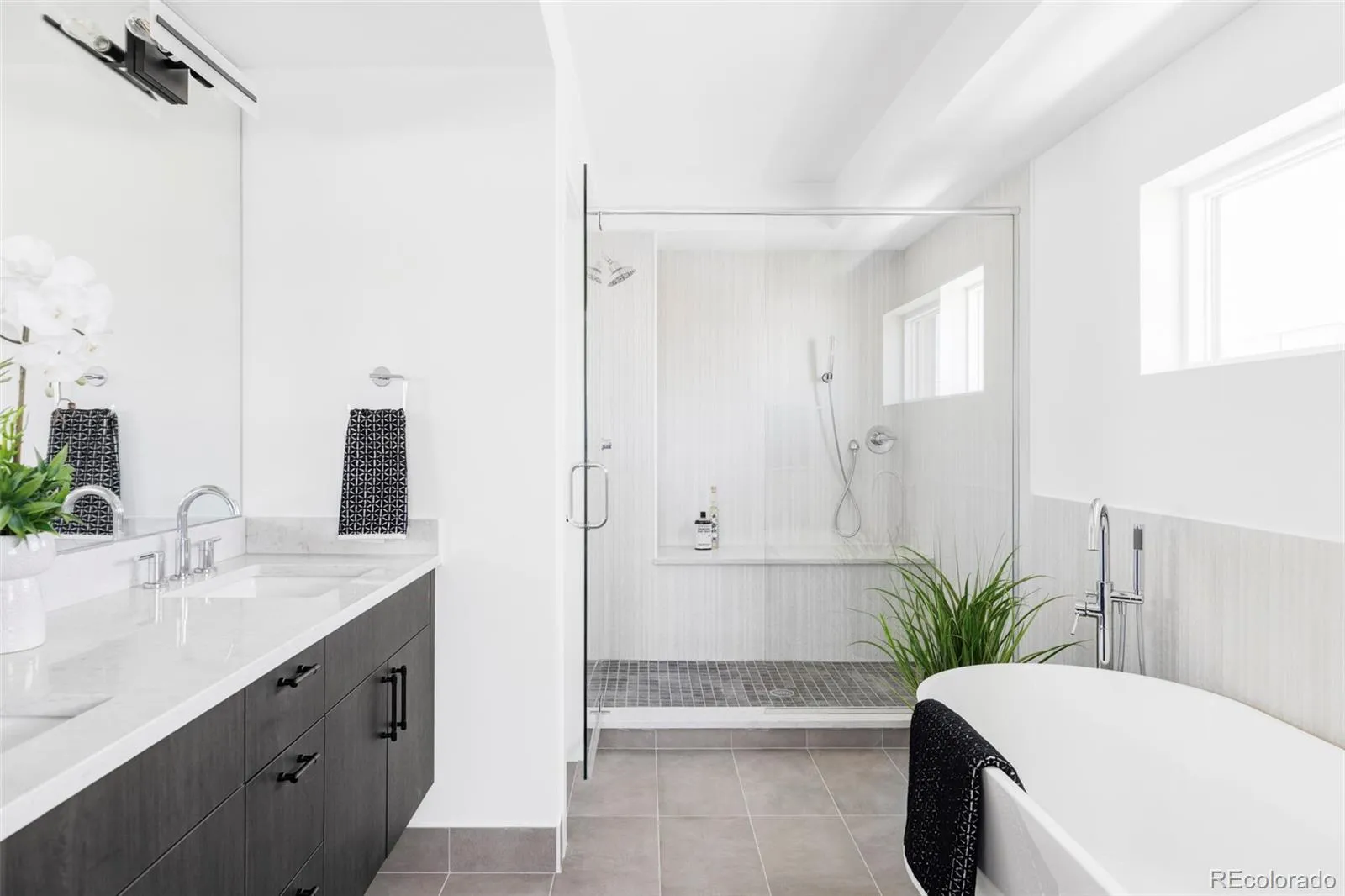 04182026002615 1600 20