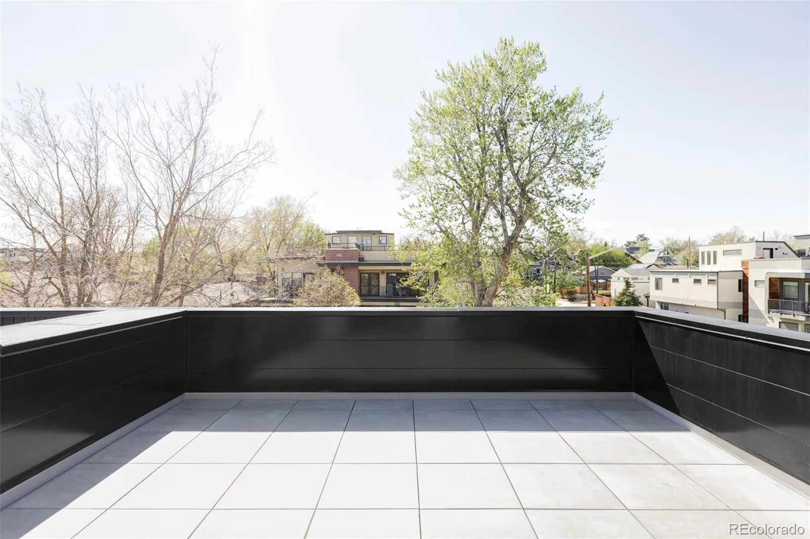 04182026002615 1600 32