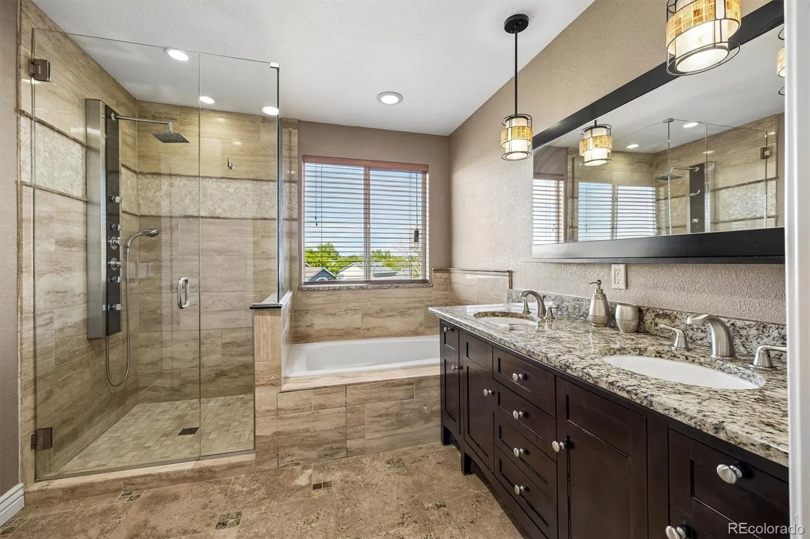1317 W 111th Avenue Northglenn CO 80234 MLS #REC4009177 05122026225506 1600 22