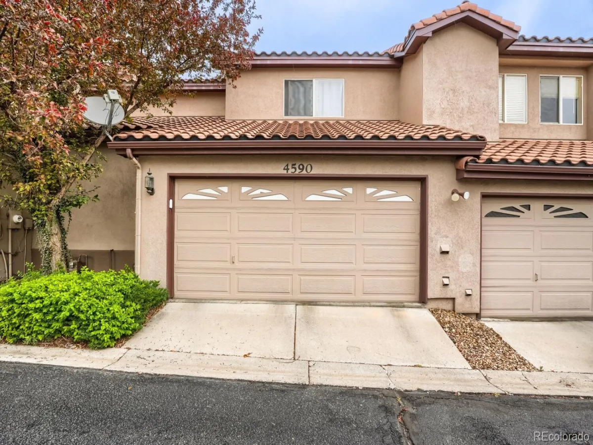 4590 S Auckland Court Aurora CO 80015 | MLS #REC4009349 08142026184945 1200 1