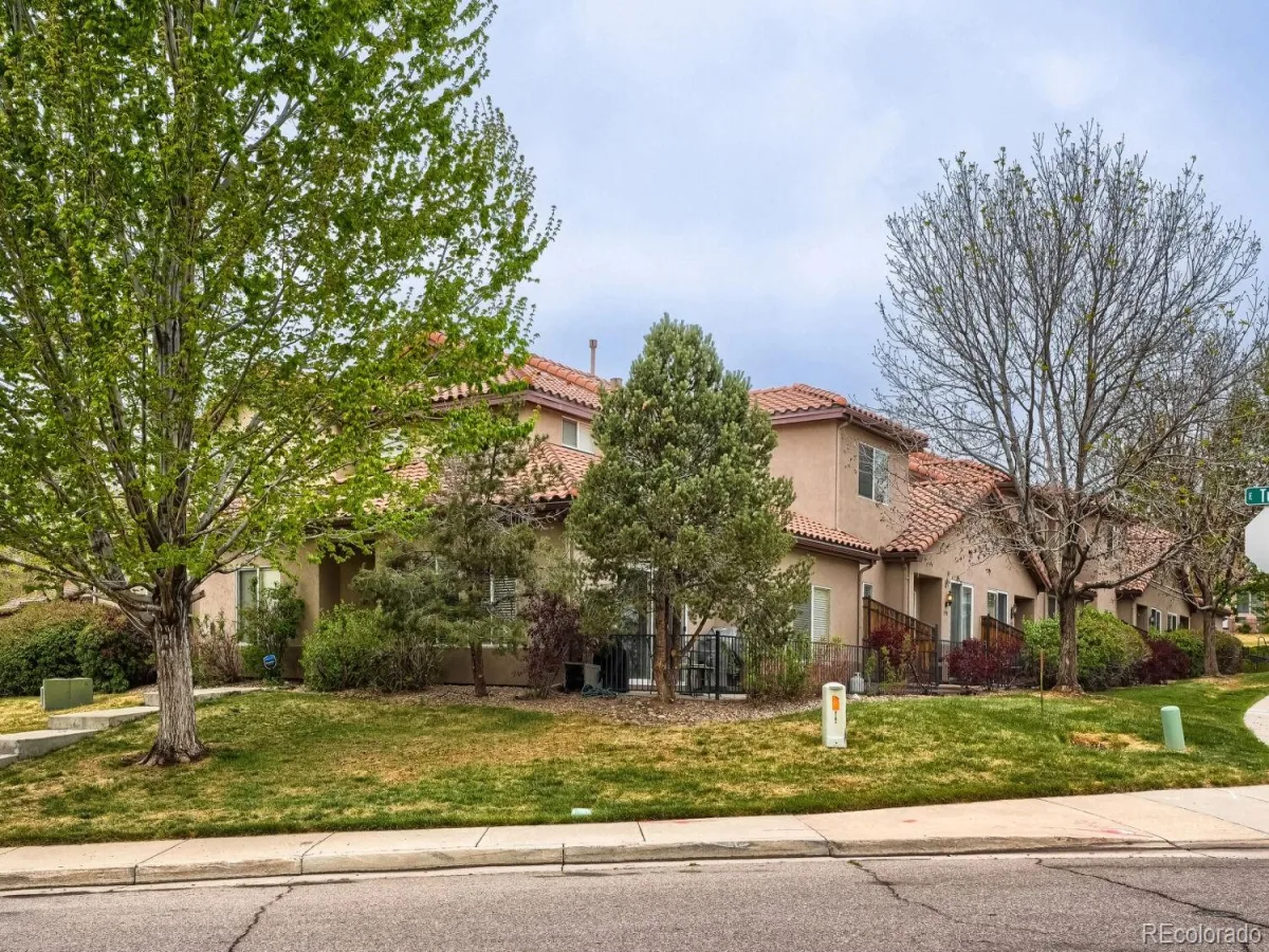 4590 S Auckland Court Aurora CO 80015 | MLS #REC4009349 08142026184945 1200 25