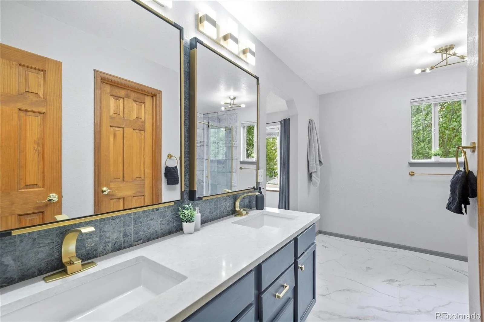 2454 S Sedalia Circle Aurora CO 80013 | MLS #REC4010477 09252026121356 1600 34