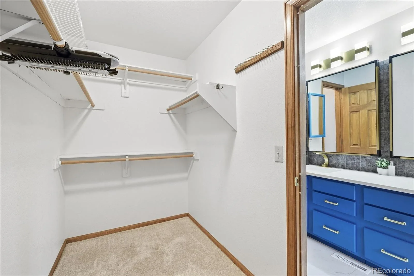 2454 S Sedalia Circle Aurora CO 80013 | MLS #REC4010477 09252026121356 1600 36