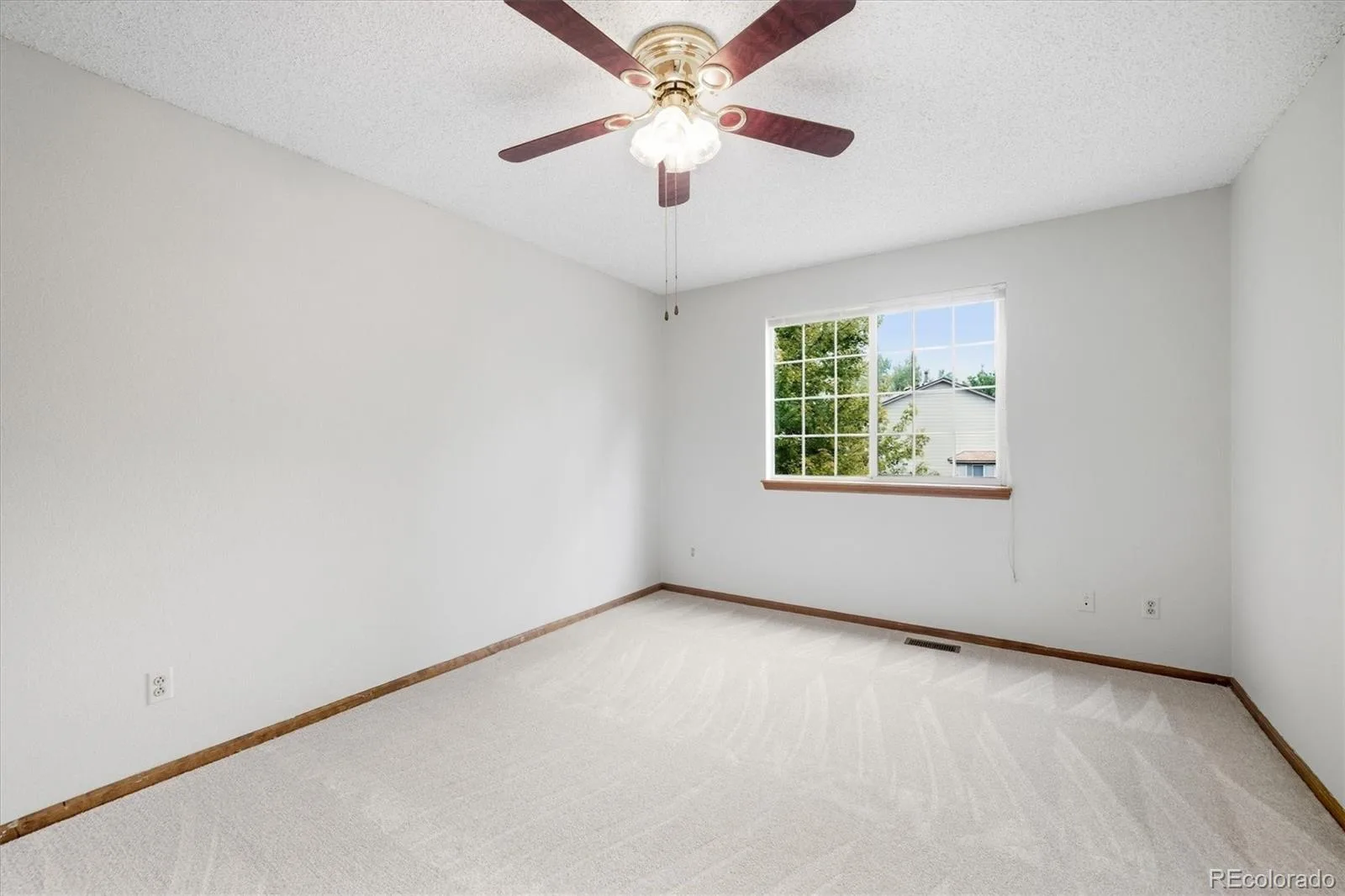 2454 S Sedalia Circle Aurora CO 80013 | MLS #REC4010477 09252026121356 1600 41