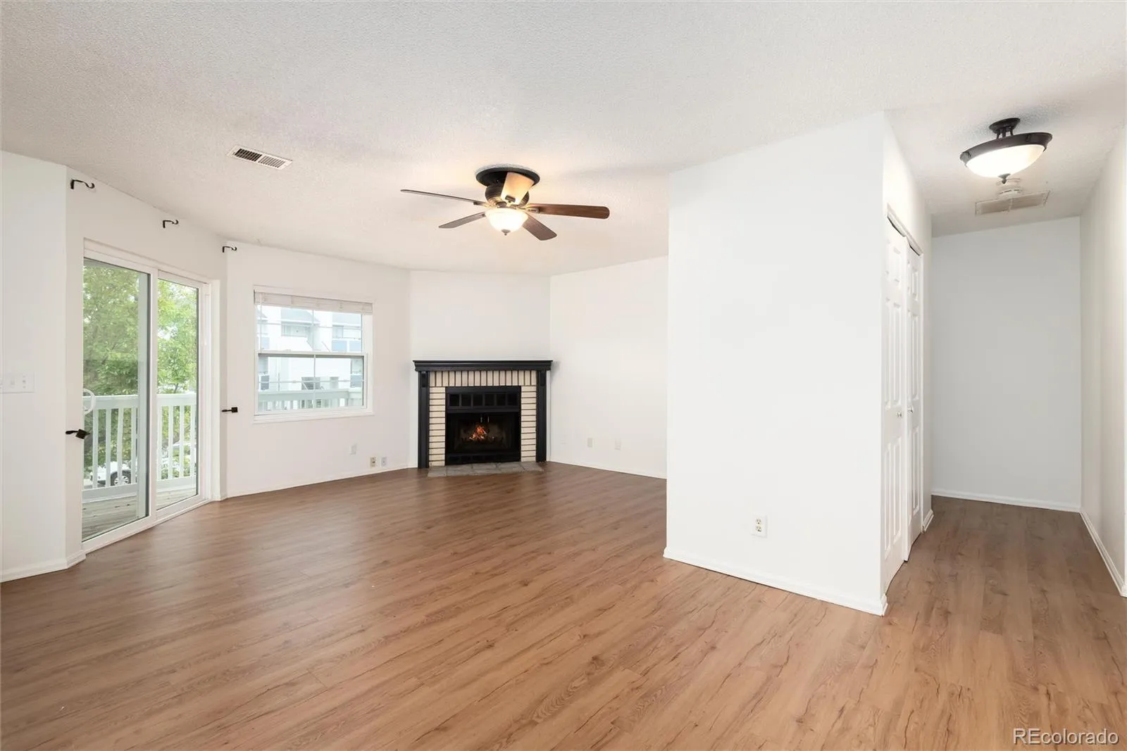 12513 E Pacific Circle #D Aurora CO 80014 MLS #REC4011430 05202026231923 1600 10