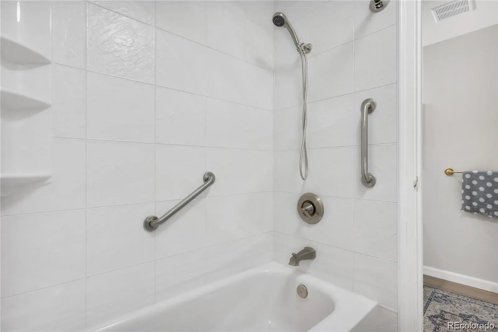 7375 E Quincy Avenue #204 Denver CO 80237 | MLS #REC4015758 06272025004125 1600 16