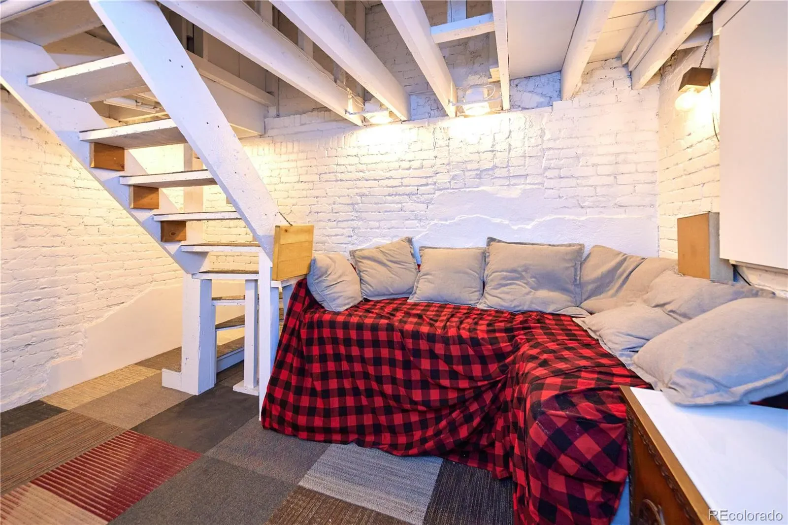 03202026003124 1600 33