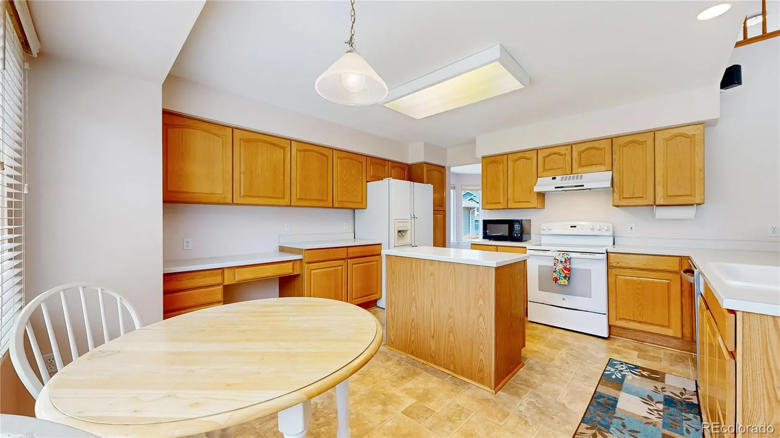 820 Redwood Court Littleton CO 80126 | MLS #REC4019328 07102026003837 1600 4