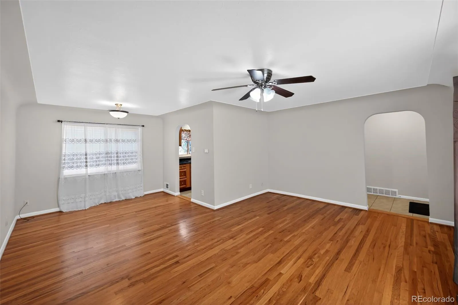 2201 Oakland Street Aurora CO 80010 MLS #REC4019350 04302026182849 1600 1