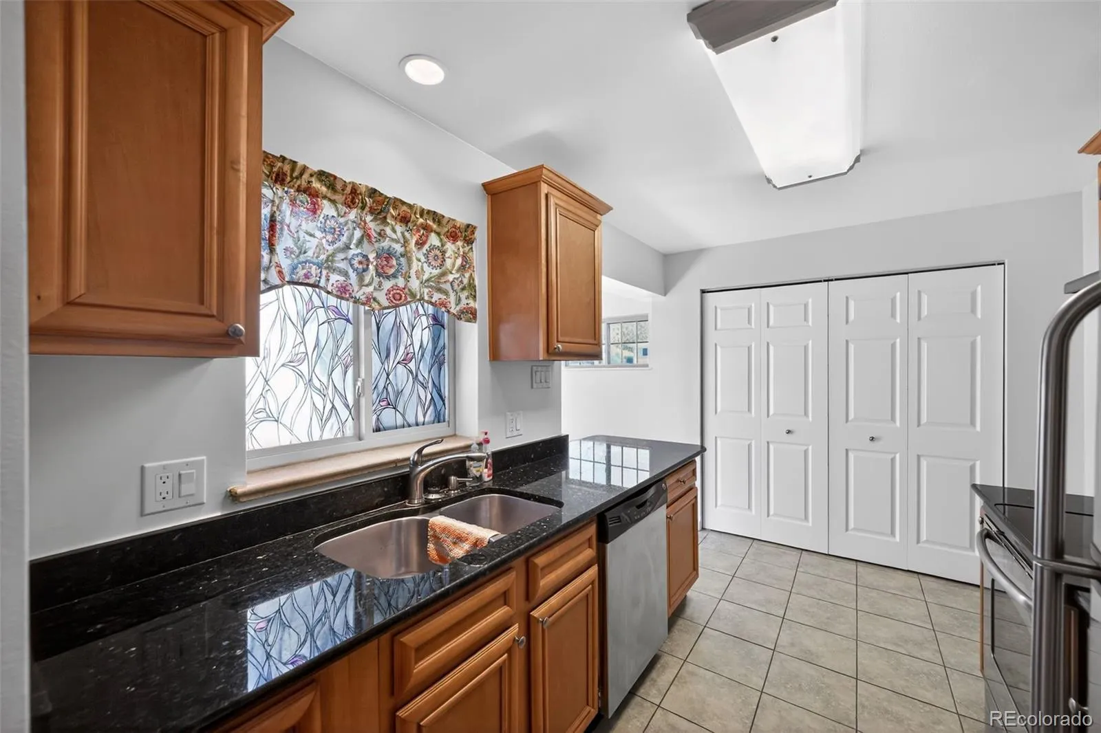 2201 Oakland Street Aurora CO 80010 MLS #REC4019350 04302026182849 1600 4