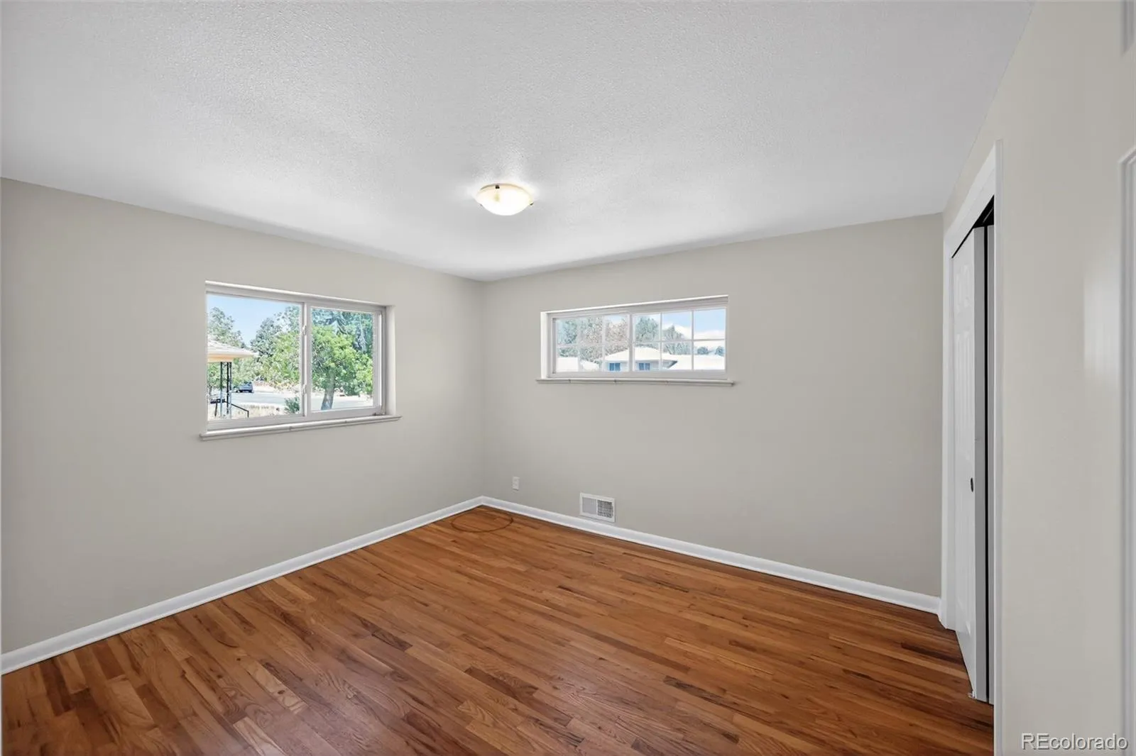 2201 Oakland Street Aurora CO 80010 MLS #REC4019350 04302026182849 1600 8