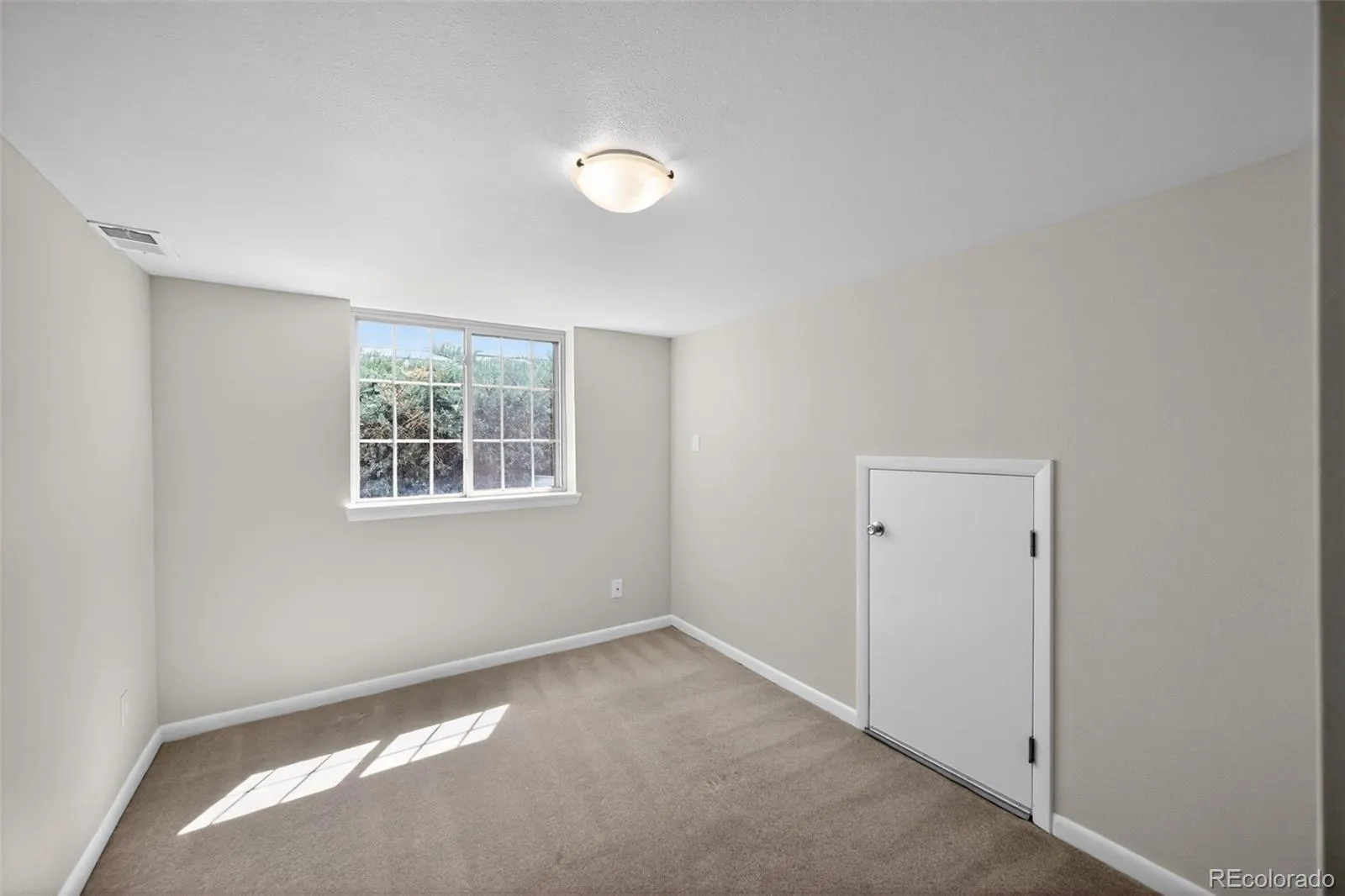 2201 Oakland Street Aurora CO 80010 MLS #REC4019350 04302026182849 1600 9