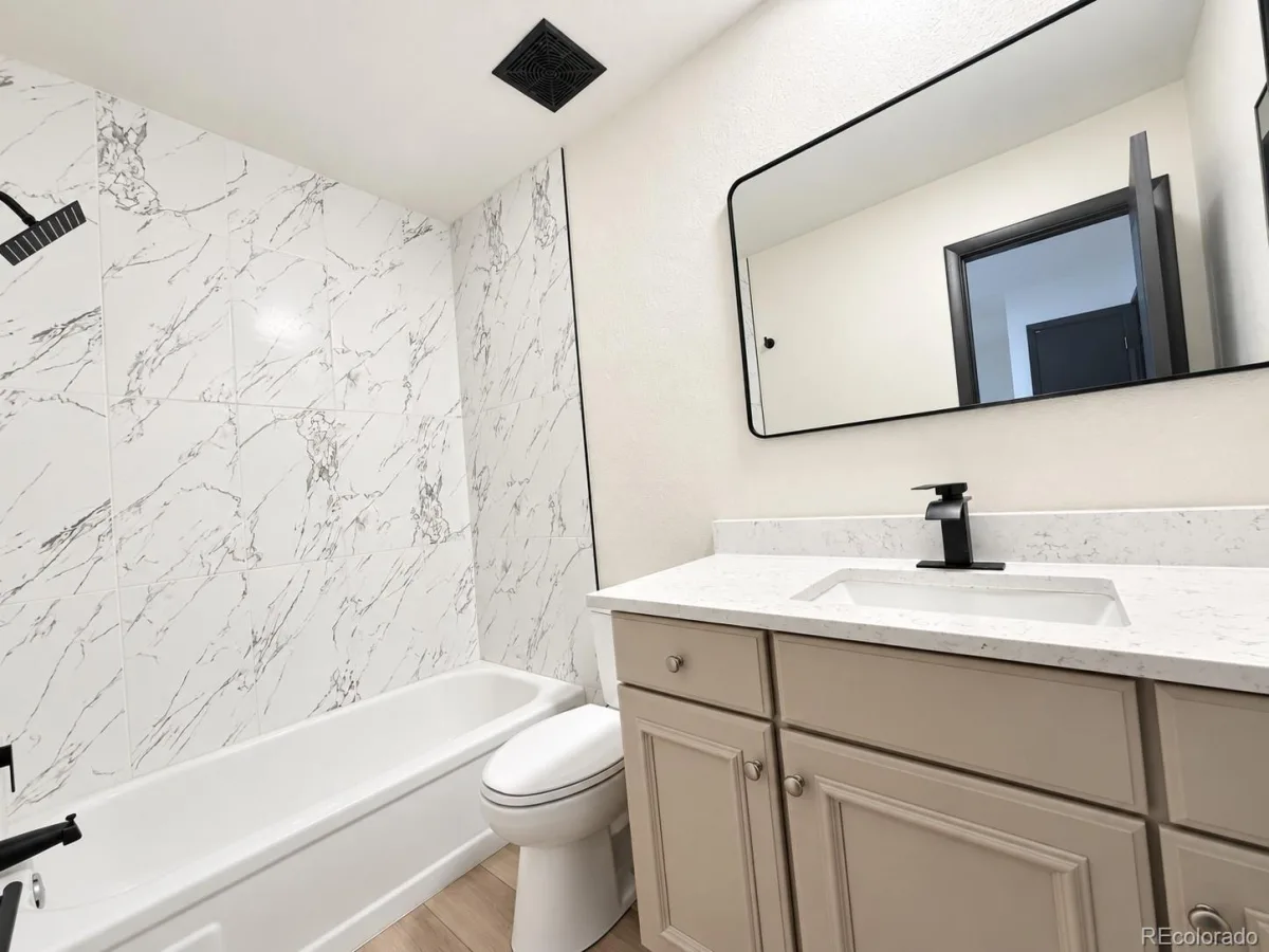 2742 S Xanadu Way Aurora CO 80014 | MLS #REC4024302 09202026042525 1200 10