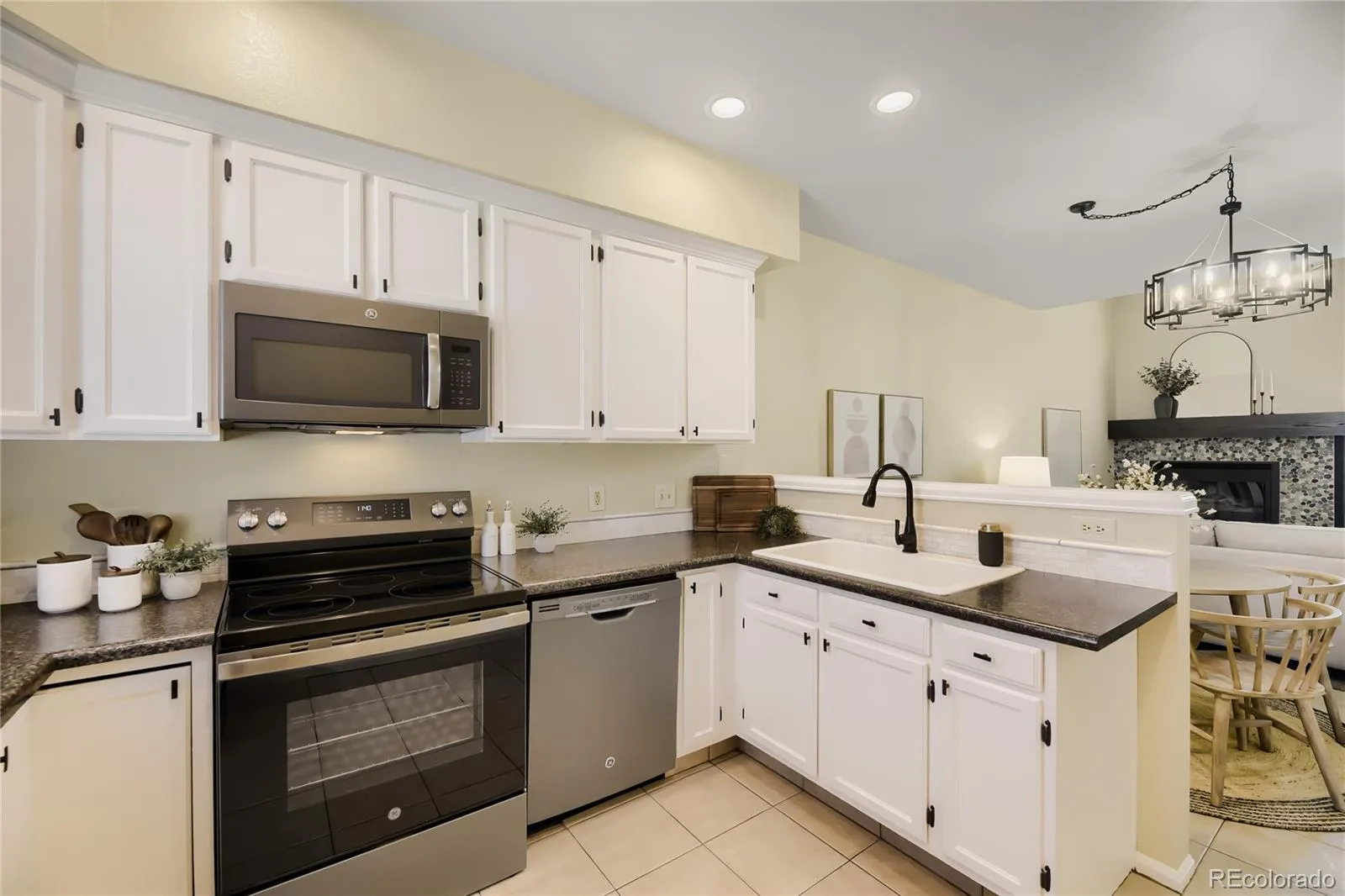 2902 W Long Circle #B Littleton CO 80120 | MLS #REC4026191 07172026201834 1600 10