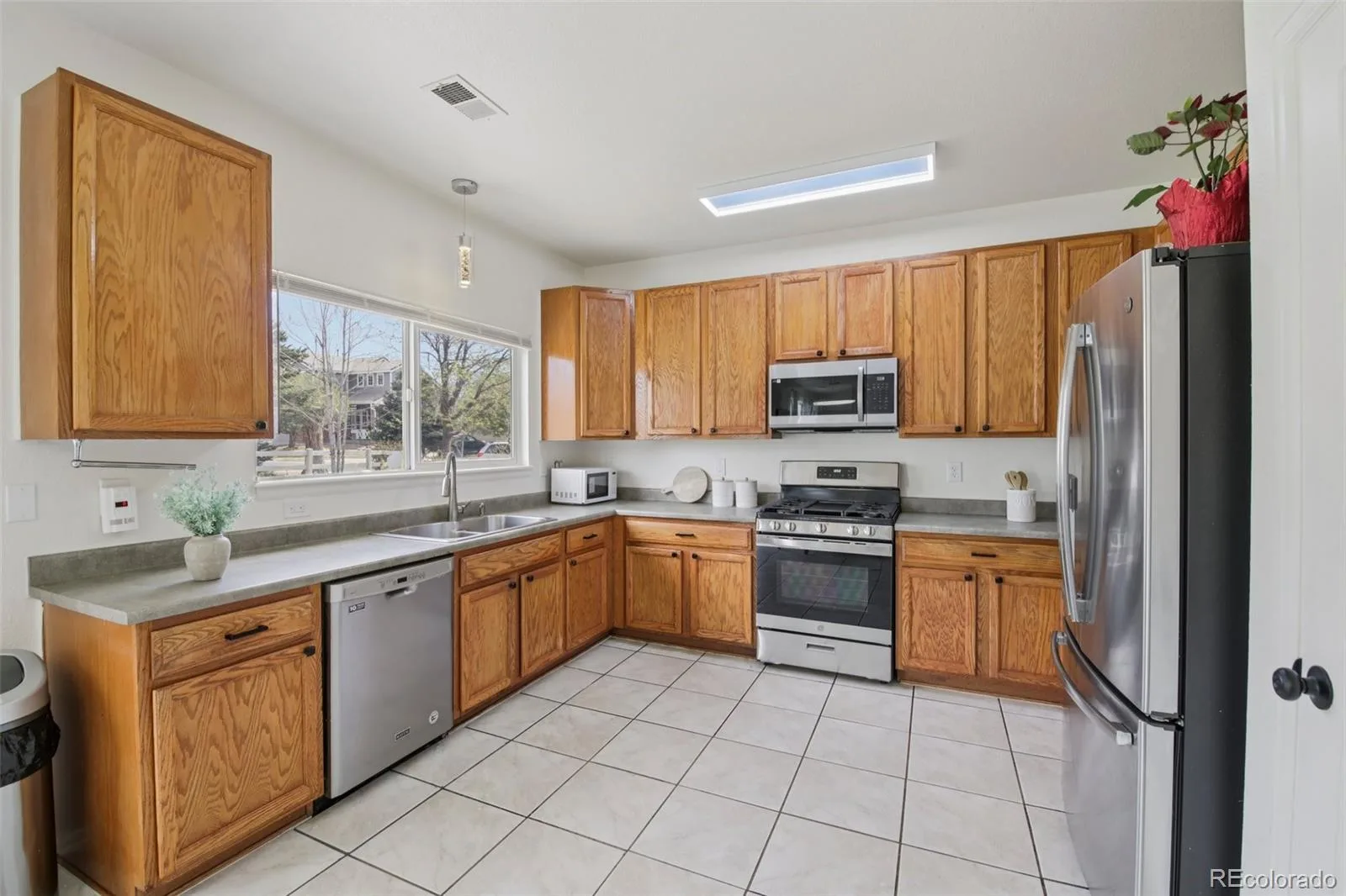 14883 E Maple Place Aurora CO 80012 | MLS #REC4026868 09232026065602 1600 11
