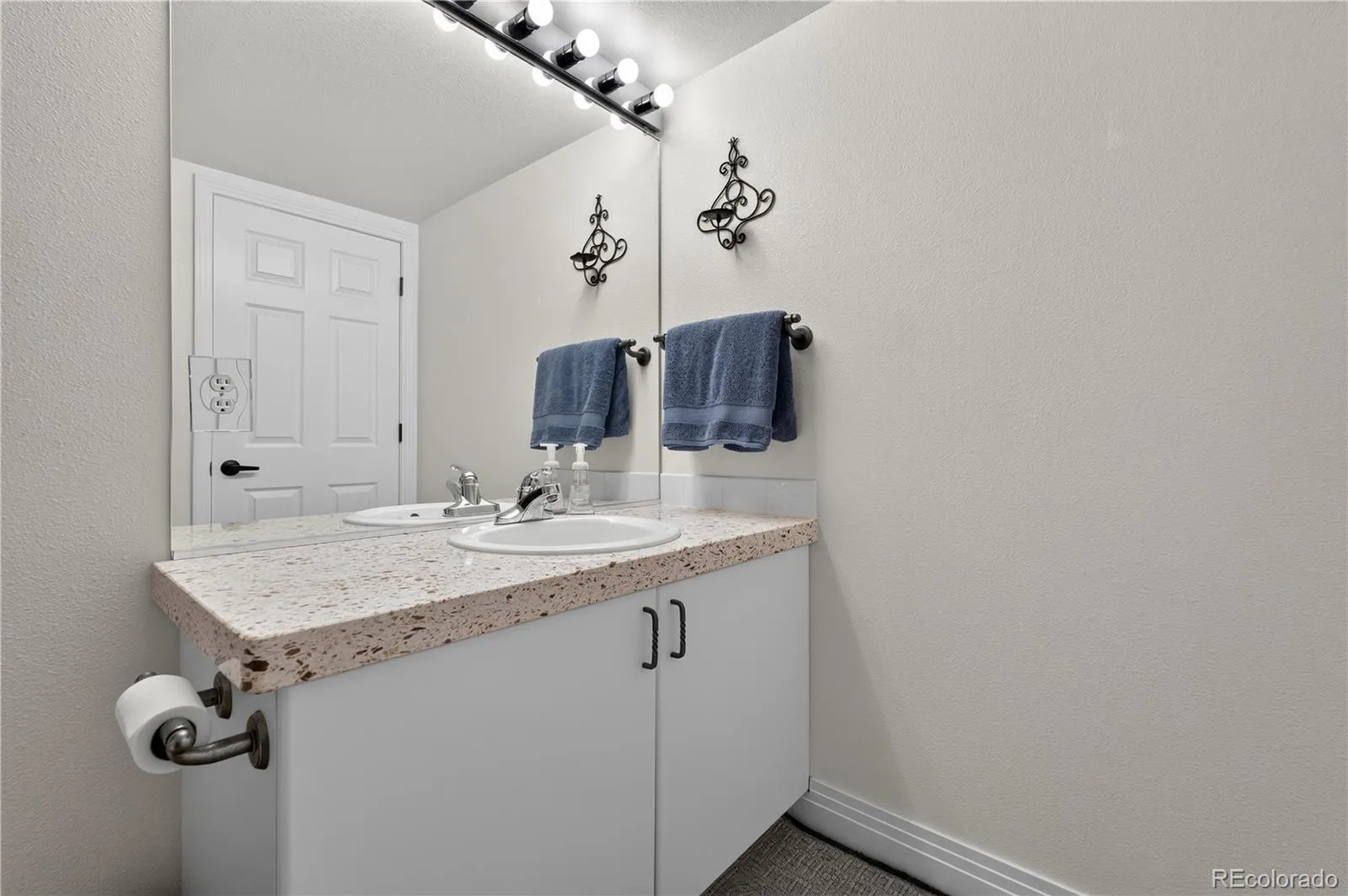 558 S Elm Street Denver CO 80246 | MLS #REC4028342 08282026151813 1600 31