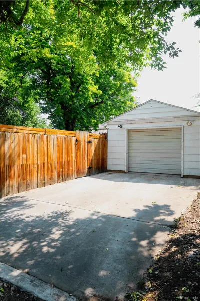 3019 S Logan Street Englewood CO 80113 MLS #REC4029433 06262026170222 800 21