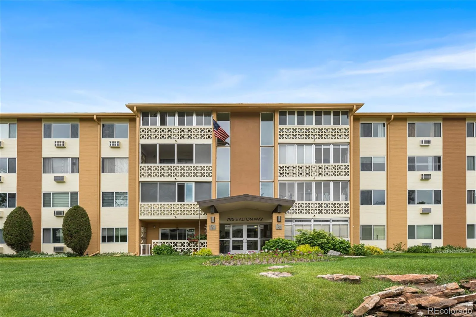 795 S Alton Way #11C Denver CO 80247 MLS #REC4029931 06022026120804 1600 10