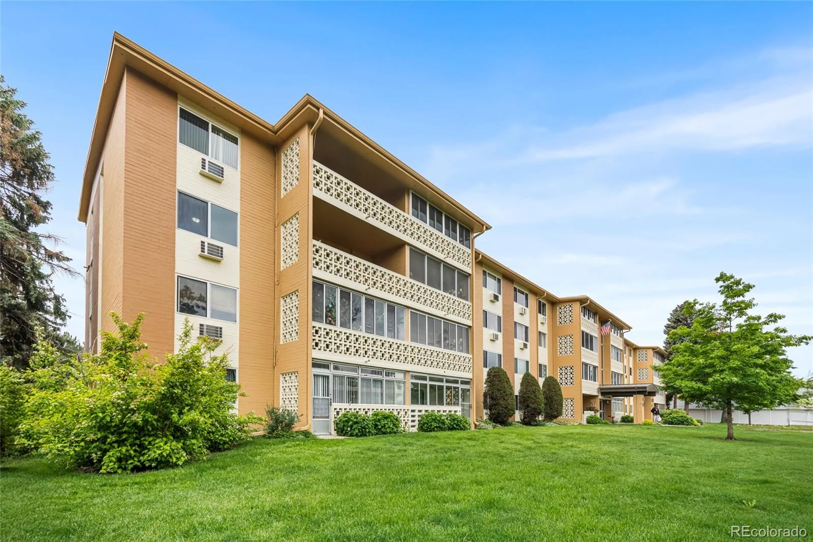 795 S Alton Way #11C Denver CO 80247 MLS #REC4029931 06022026120804 1600 11