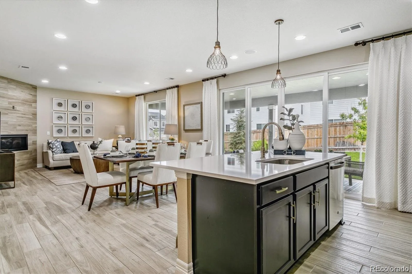 348 Vista Cliff Circle Castle Rock CO 80104 | MLS #REC4031370 08222026063115 1600 7