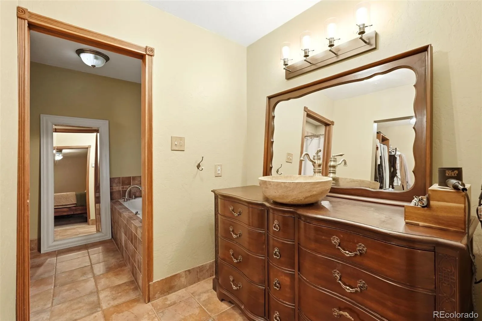 6520 S Windermere Street Littleton CO 80120 | MLS #REC4031666 08142026130324 1600 25