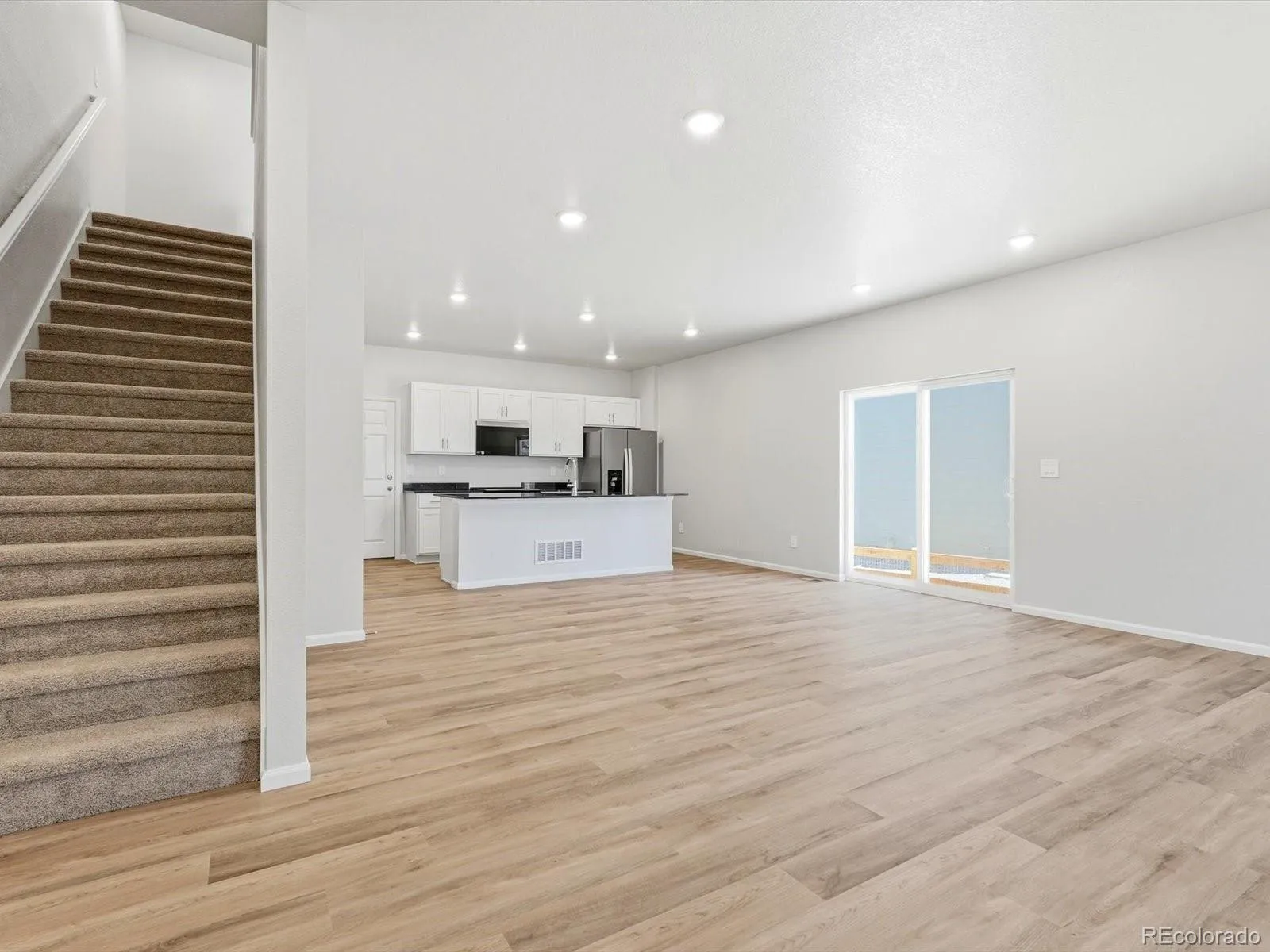 04072026225215 1600 1