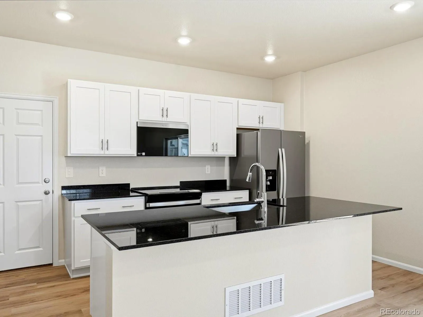 04072026225215 1600 5