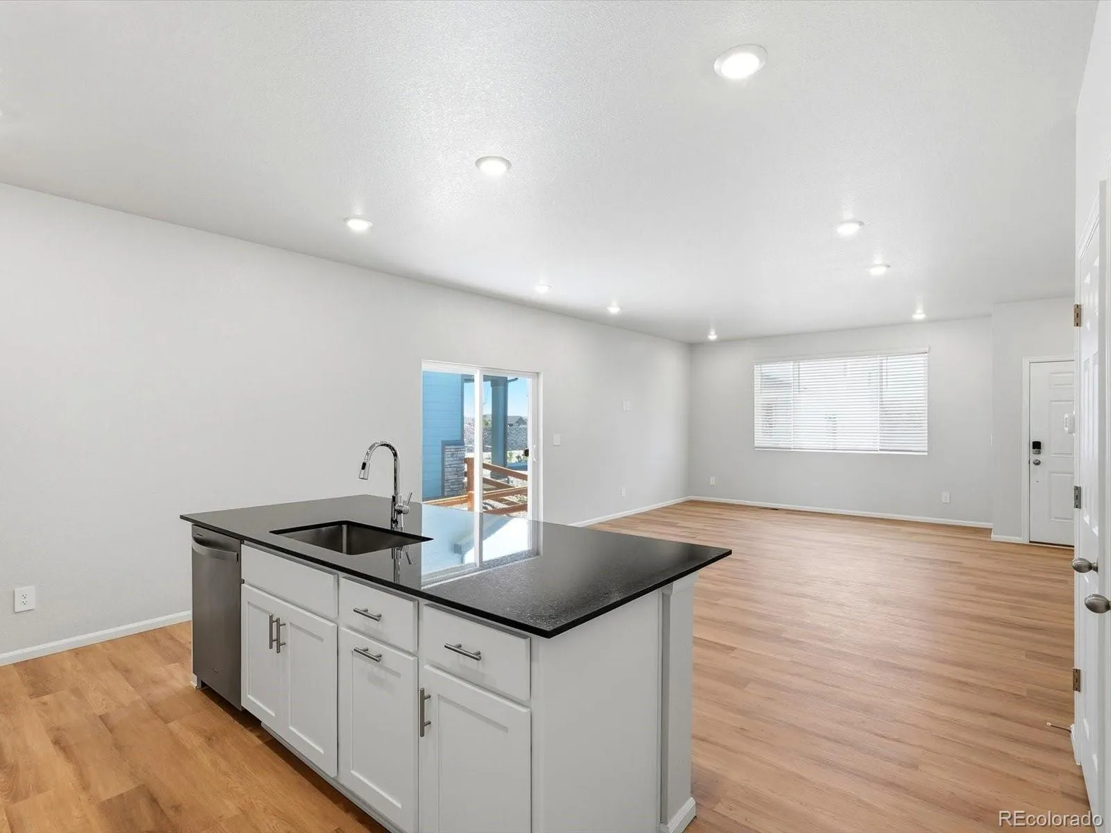 04072026225215 1600 9