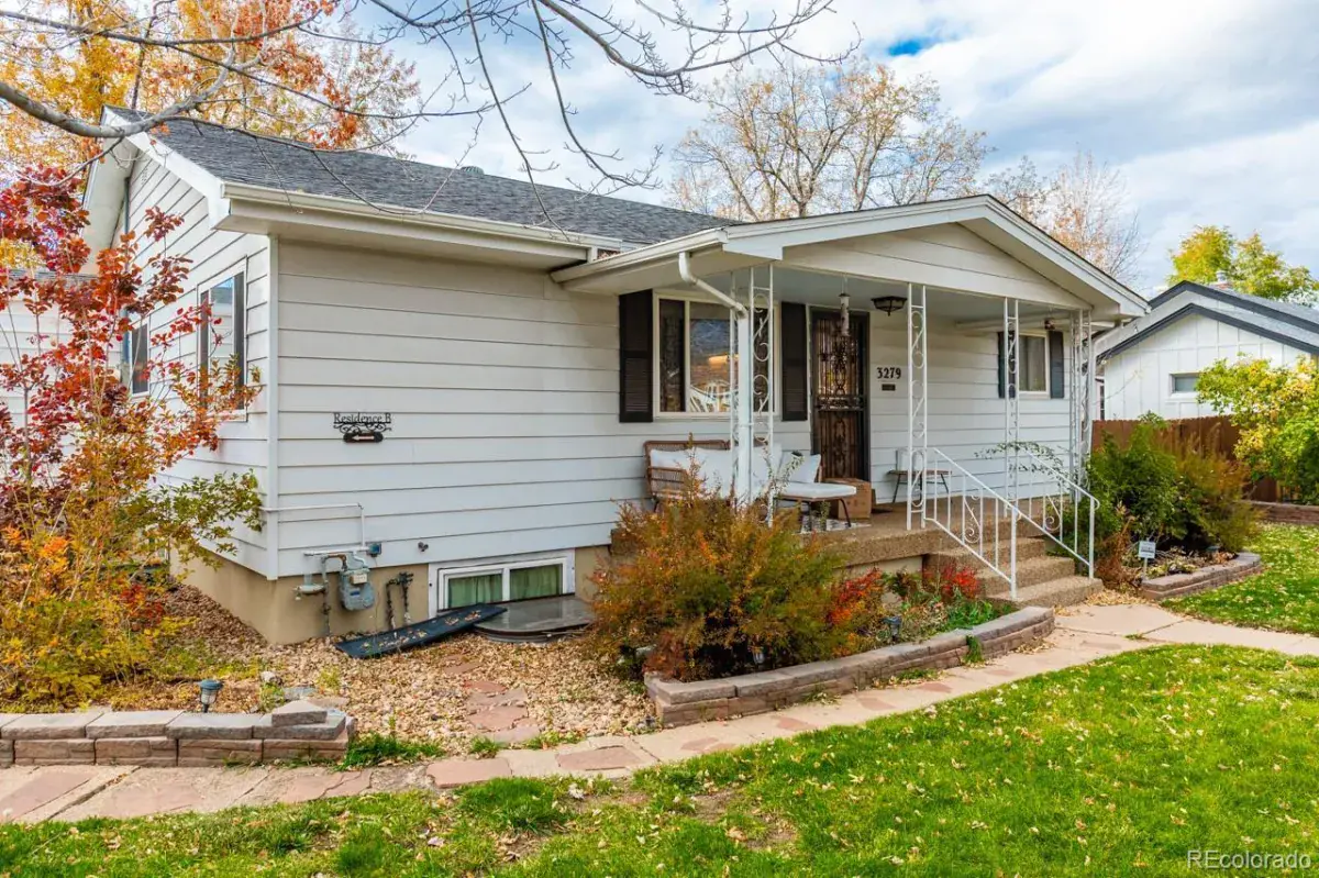 12042025220911 1200 1