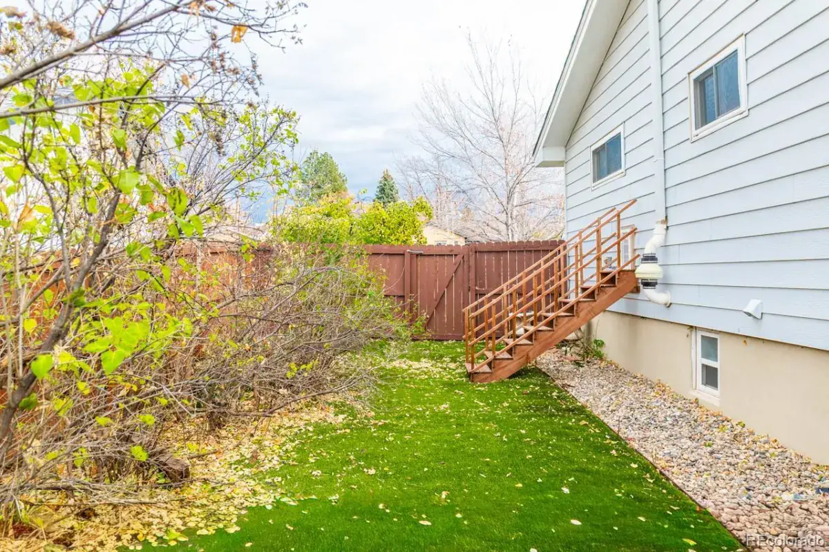 12042025220911 1200 4