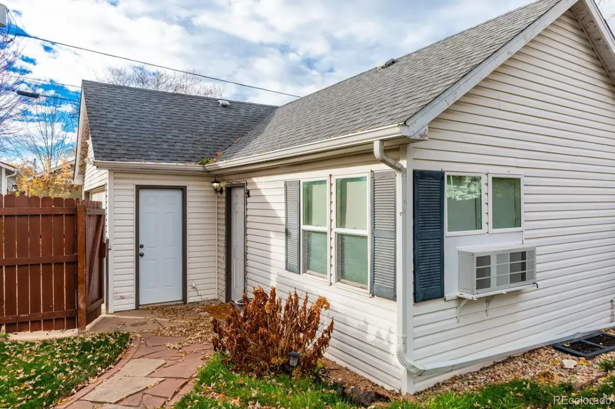 12042025220911 1200 5