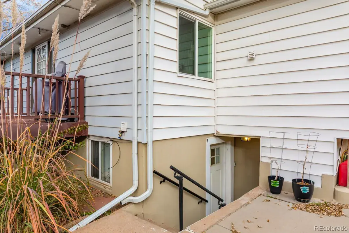 12042025220911 1200 8