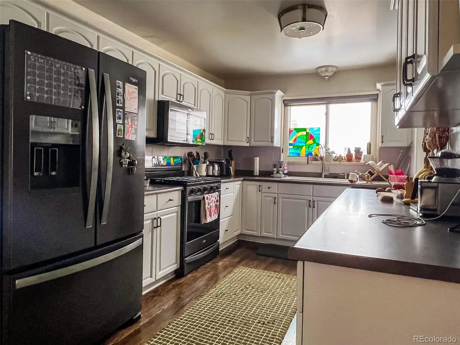 12042025220911 1600 12