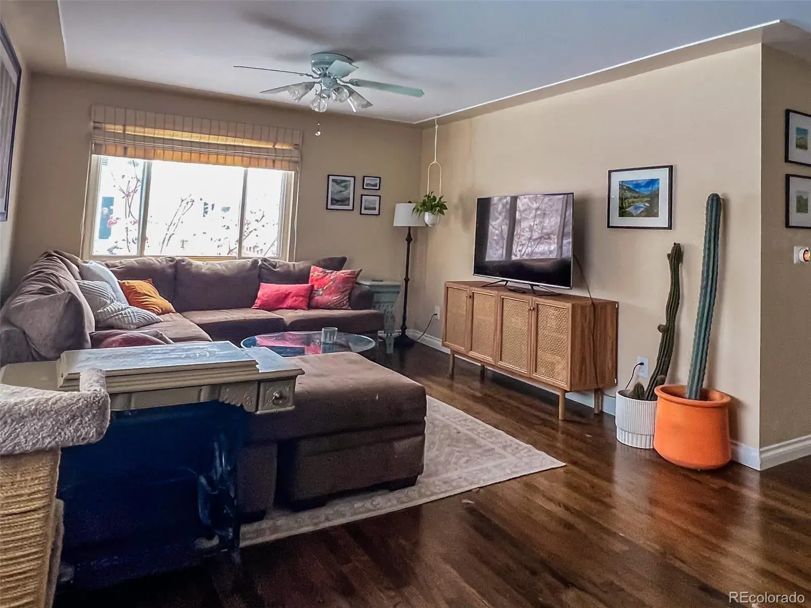 12042025220911 1600 13