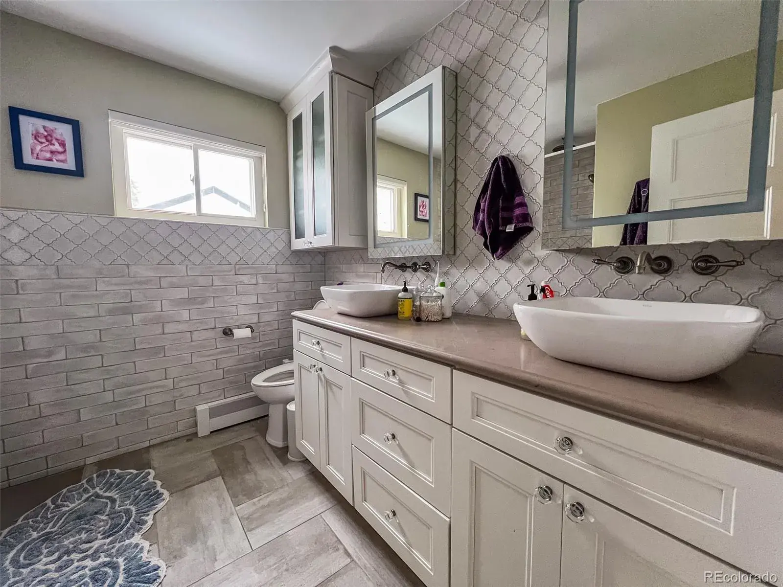 12042025220911 1600 14