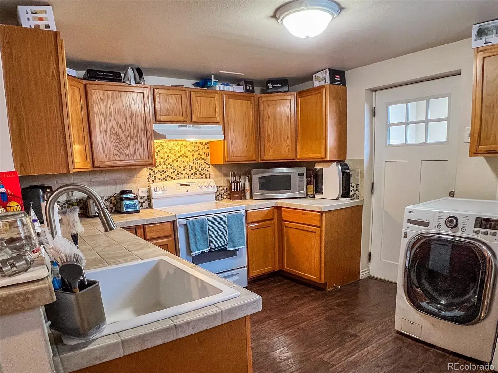 12042025220911 1600 16