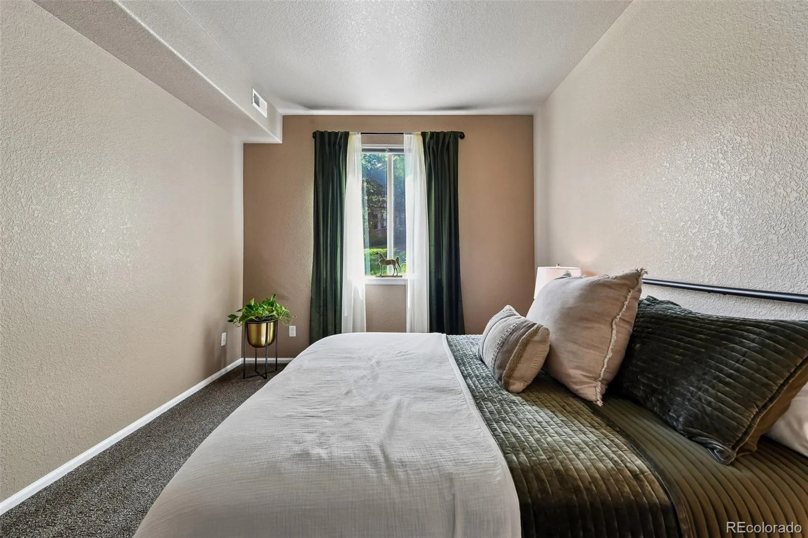 22920 E Roxbury Drive #E Aurora CO 80016 MLS #REC4037257 05282026140714 1600 17