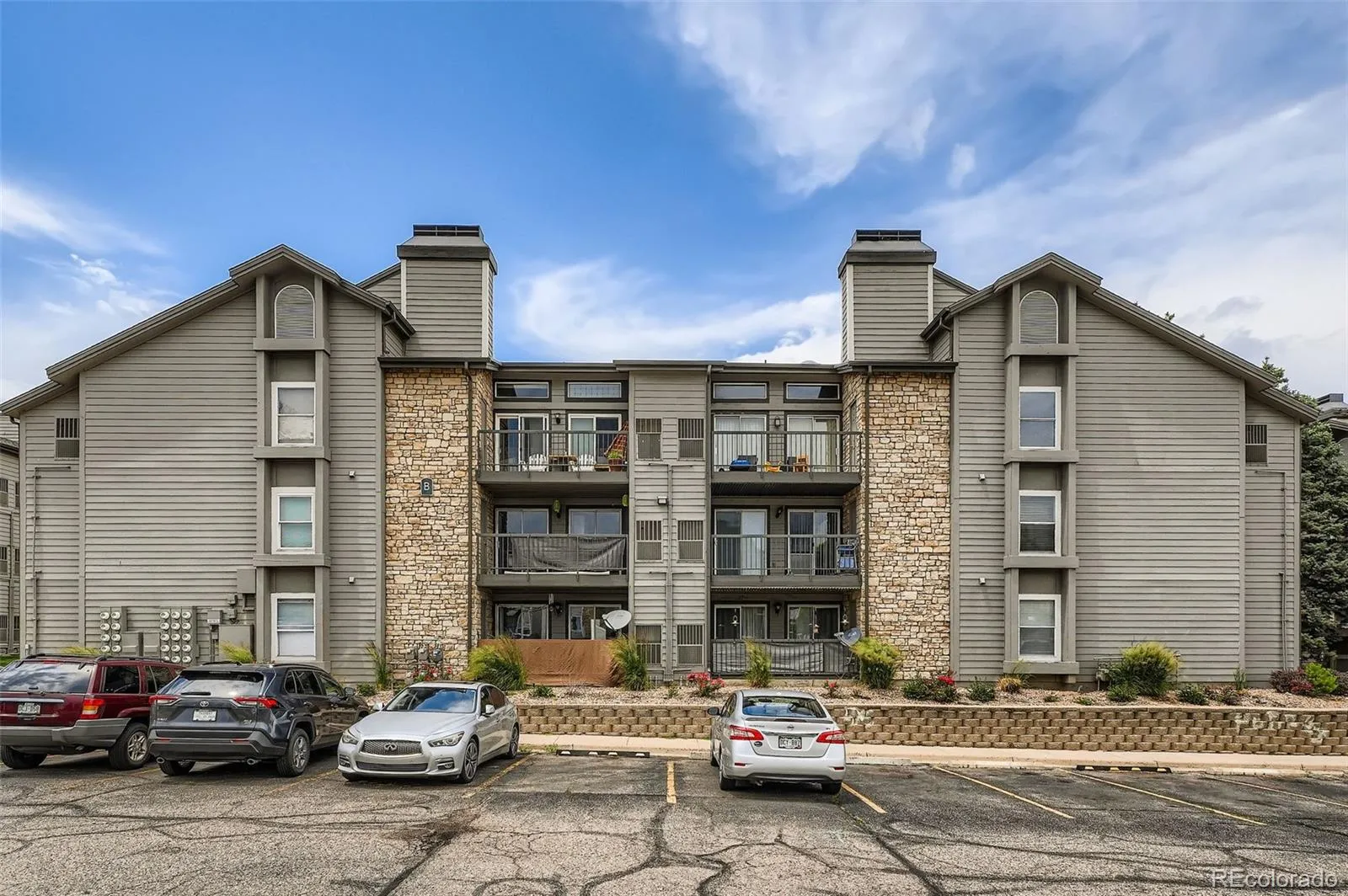 2575 S Syracuse Way #B107 Denver CO 80231 MLS #REC4037793 05052026040206 1600 14