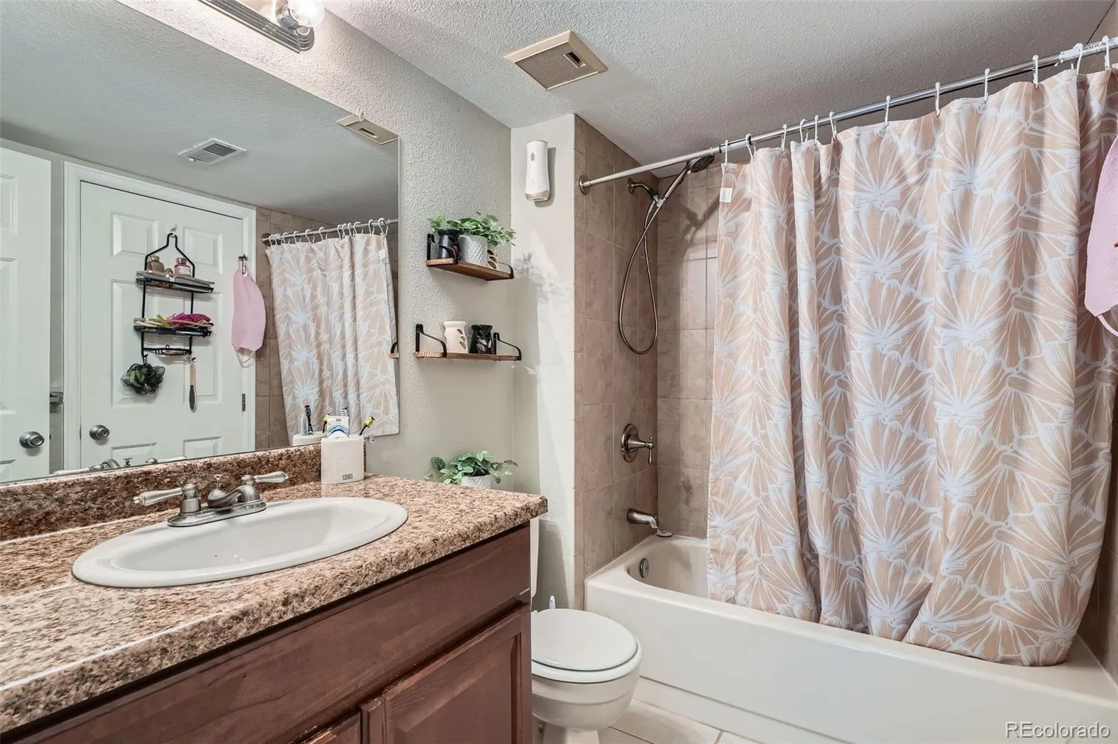 2575 S Syracuse Way #B107 Denver CO 80231 MLS #REC4037793 05052026040206 1600 20