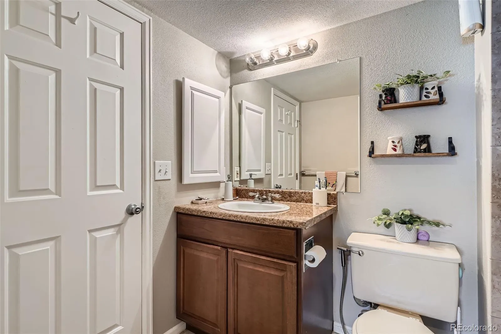 2575 S Syracuse Way #B107 Denver CO 80231 MLS #REC4037793 05052026040206 1600 21