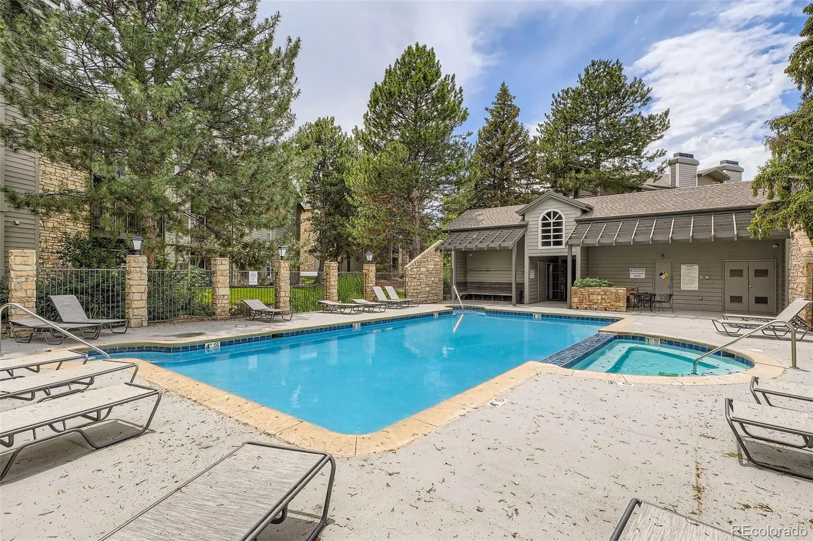 2575 S Syracuse Way #B107 Denver CO 80231 MLS #REC4037793 05052026040206 1600 25